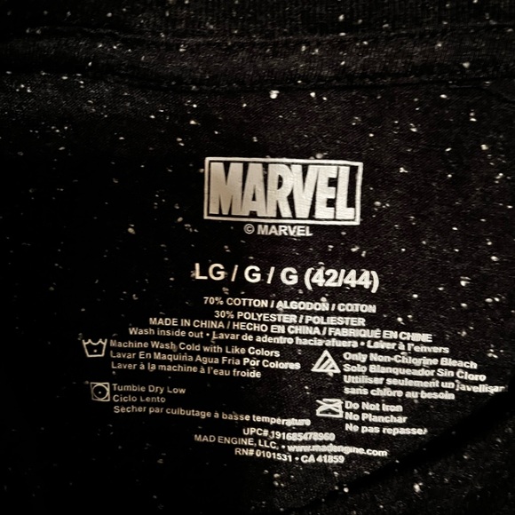 MARVEL~CAPTAIN MARVEL~Black T-Shirt with WHITE FLECKS~NWOT~LG - Picture 7 of 7